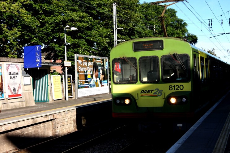 DART train, Dublin, Irlandia